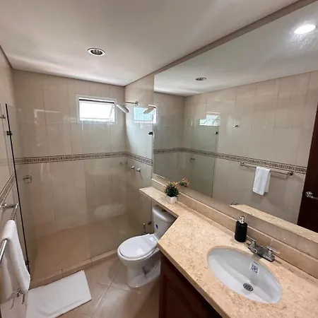Apartamento U-go Edificio Torres Del En El Laguito - Elegancia Y Descanso
